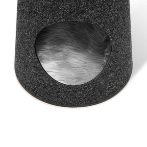 Snori kone-vormige krabpaal met detail van het faux-fur kussen